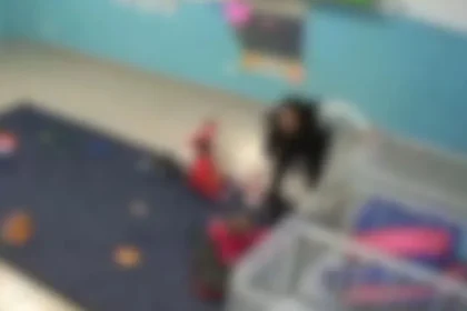 Funcionária investigada por agredir bebê em creche é achada morta