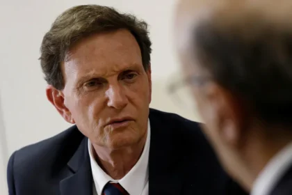 Mendonça suspende inelegibilidade de Crivella e abre caminho para disputa ao Senado no RJ