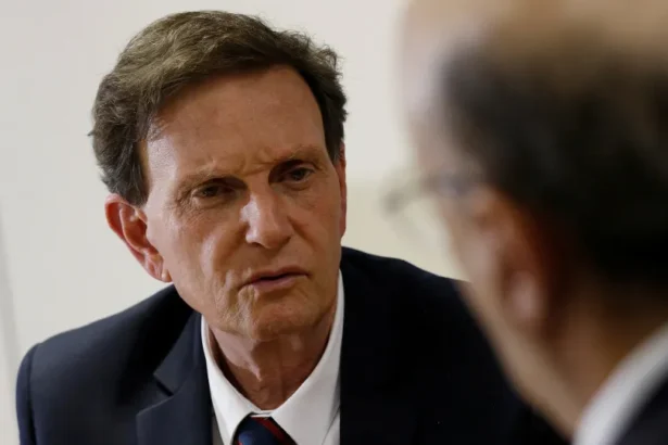 Mendonça suspende inelegibilidade de Crivella e abre caminho para disputa ao Senado no RJ