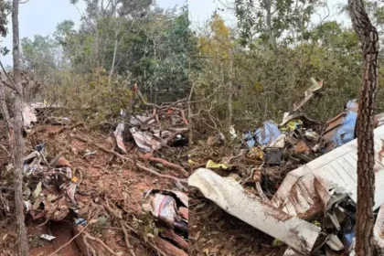 Avião cai e deixa piloto e passageira mortos em Campo Grande