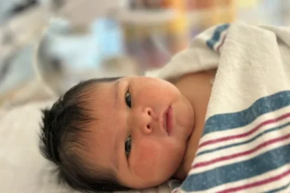 Bebê nasce com mais de 6 kg e surpreende equipe médica