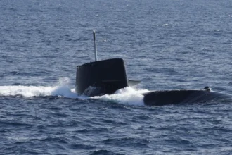 China lança míssil de submarino pela 1ª vez em 44 anos