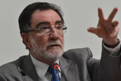 Patrus Ananias vira alternativa do PT para o Governo de Minas após recusa de ex-prefeita