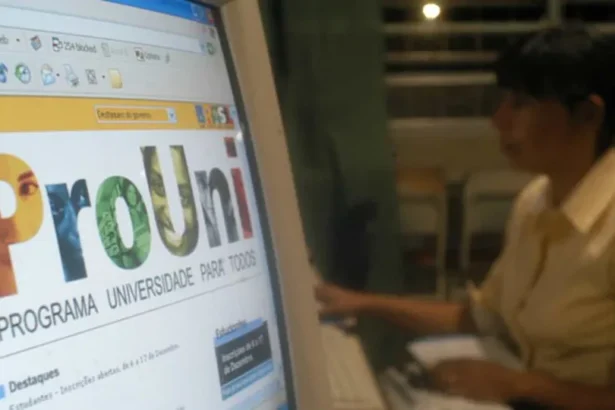 Prouni 2026: último dia de inscrição para o 2º semestre é hoje