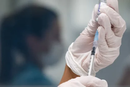Eurofarma anuncia parceria para trazer nova vacina contra chikungunya ao Brasil