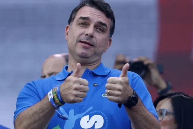 Campanha de Flávio aposta em OAB para reaver visitas a Bolsonaro, mas admite pessimismo com Moraes