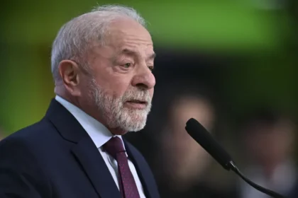 Genial/Quaest: Lula amplia vantagem e venceria Flávio Bolsonaro nos dois turnos