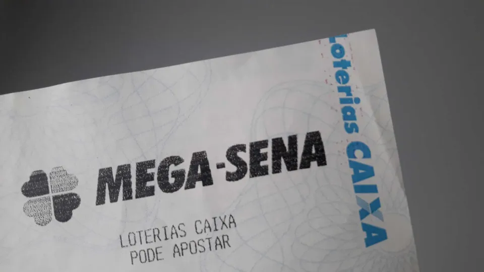 Mega-Sena 3032 acumula e poderá pagar R$ 35 milhões no sábado (18); confira o resultado