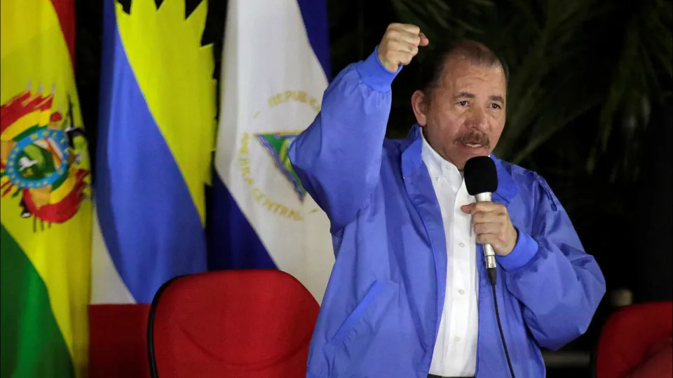 Ortega volta de sumiço e diz que