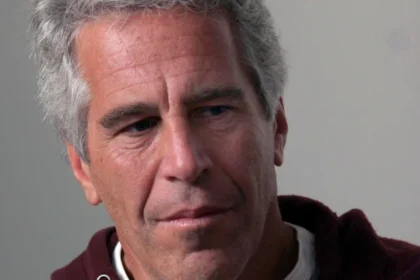 Recrutador de modelos ligado a Epstein é encontrado morto na França