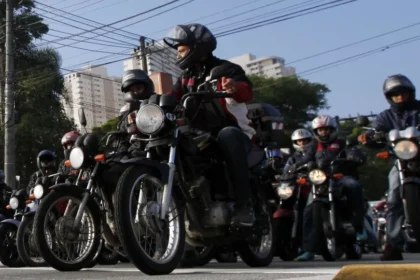 Justiça manda prefeitura de São Paulo liberar Uber Moto