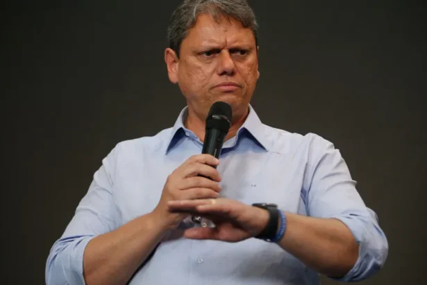 Após caos, governo Tarcísio retoma operação de linhas concedidas para a Trivia Trens
