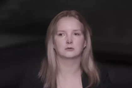 Filha de Elize Matsunaga deixa o Brasil após novo filme da Netflix