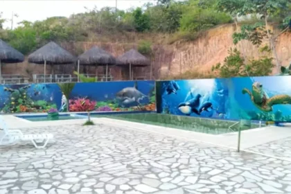 Menino de 7 anos morre afogado em piscina de parque aquático em Olinda
