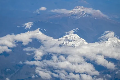 Tempestade mata cinco alpinistas no Monte Elbrus, o mais alto da Europa