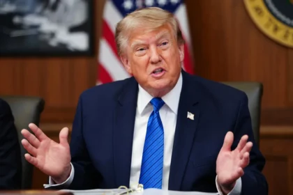 Trump restringe cidadania por nascimento nos EUA