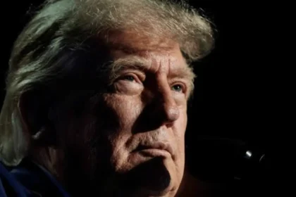 Aprovação de Trump cai para 33% e maioria dos eleitores diz estar pior financeiramente