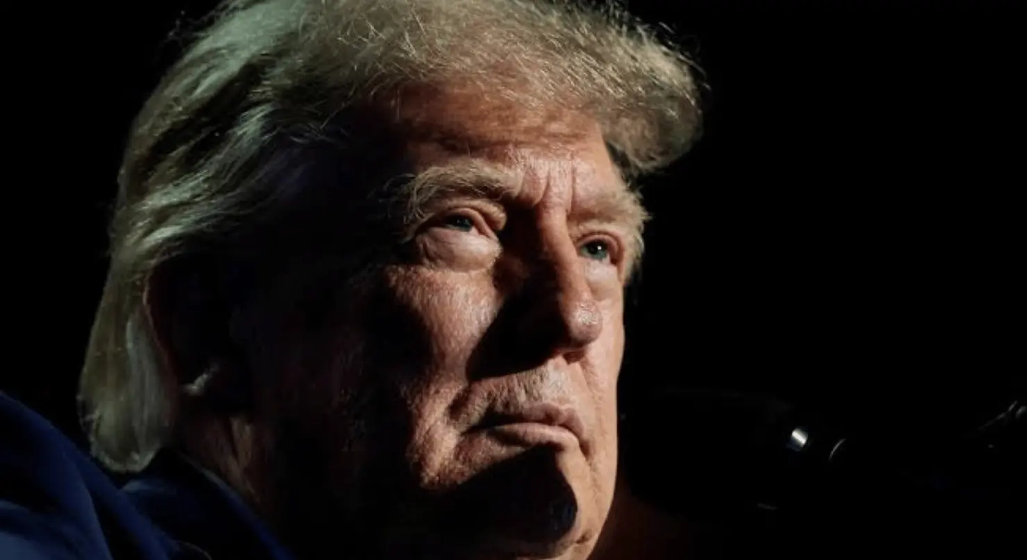 Aprovação de Trump cai para 33% e maioria dos eleitores diz estar pior financeiramente