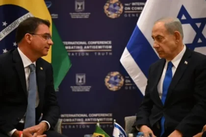 Netanyahu parabeniza Flávio Bolsonaro e deseja sorte no segundo turno
