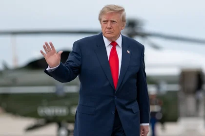 Trump volta a defender terceiro mandato nos Estados Unidos, apesar de proibição constitucional